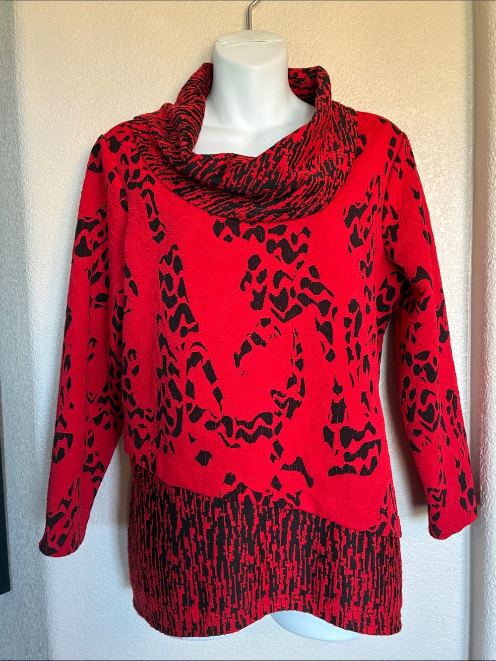 Ali Miles Top, women's PL, Red / Black Cowl Neck Animal Print, relaxed fit. Euc